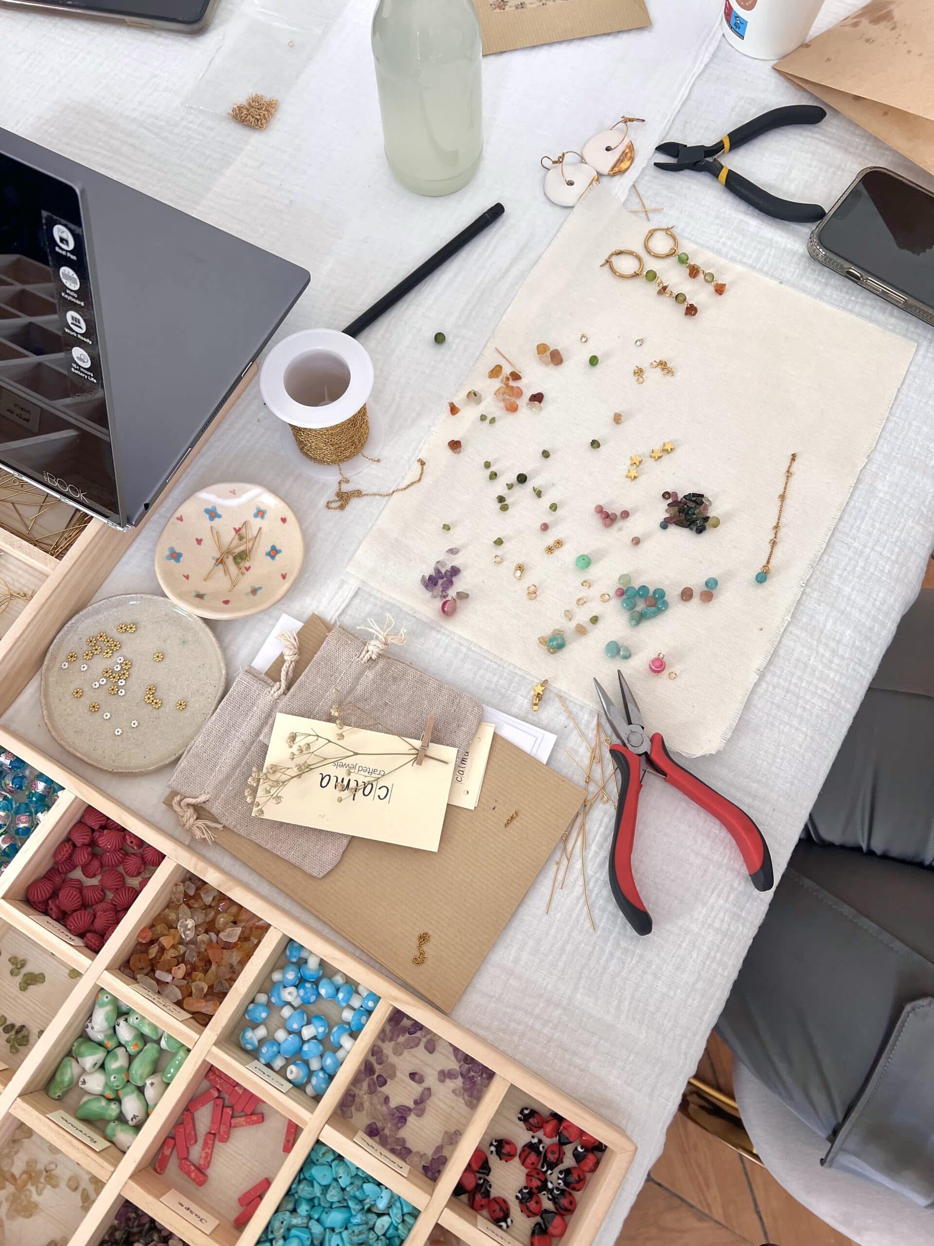 Talleres de joyas para despedidas, cumpleaños, eventos
