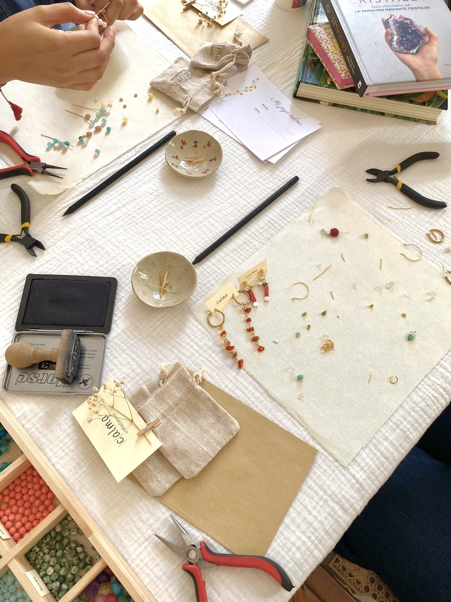 Talleres de joyas para despedidas, cumpleaños, eventos